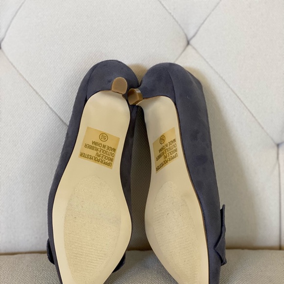 NWOT Dark Gray Kitten Heel - Picture 4 of 4